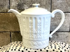 Bernardaud France LOUVRE Pattern Porcelain 7.25" Coffee/Tea Pot NEW! REDUCED $60