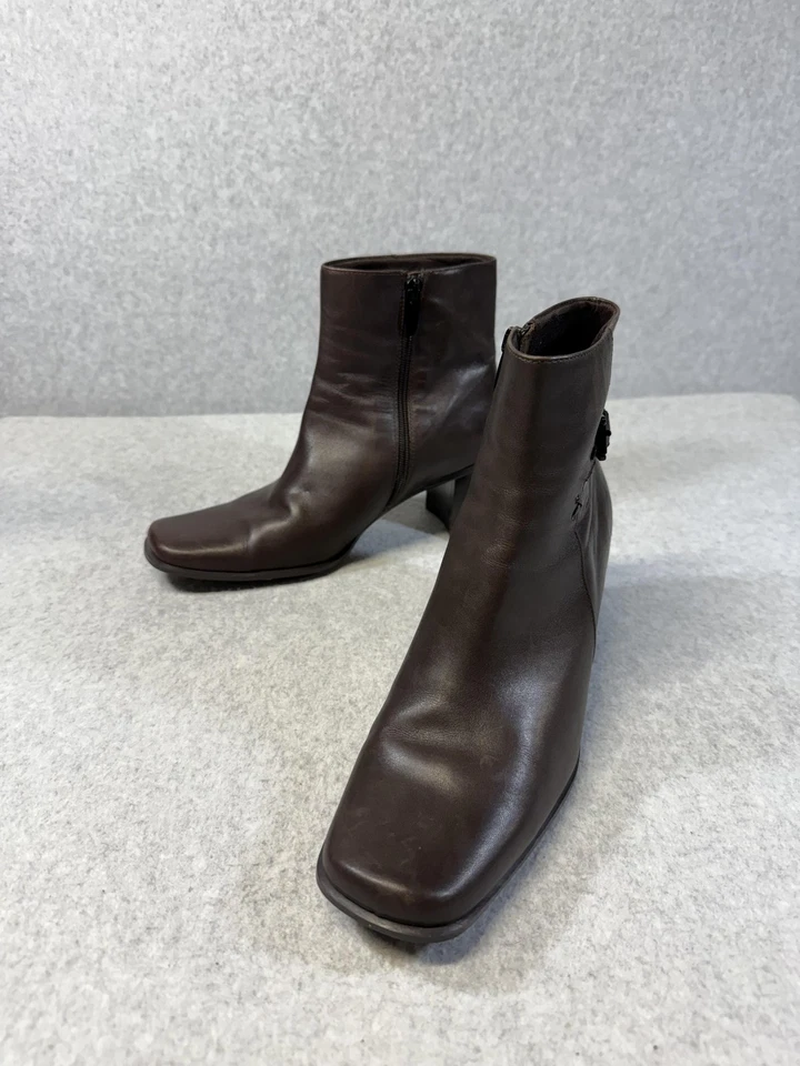 Liz Claiborne Boots Womens Size 9.5 Brown Leather Ankle Block Heel Hatteras Zip - Image 3 of 4