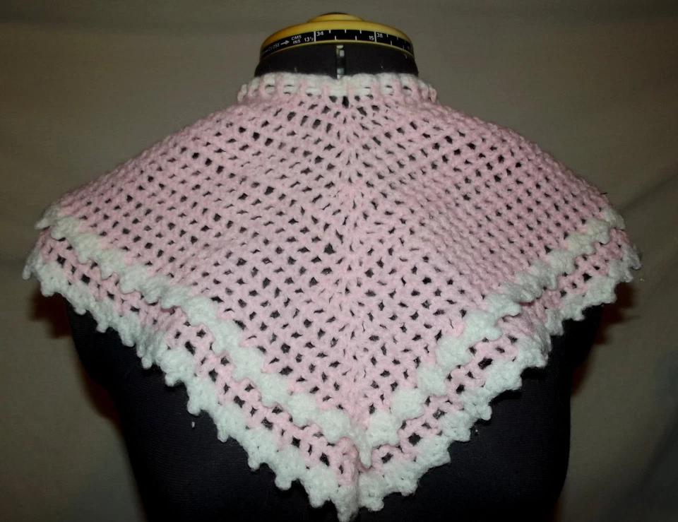 Ganchillo a Mano ROSA Niña Bebé Infantil Chal Envoltura (C53) Foto 2 de 2