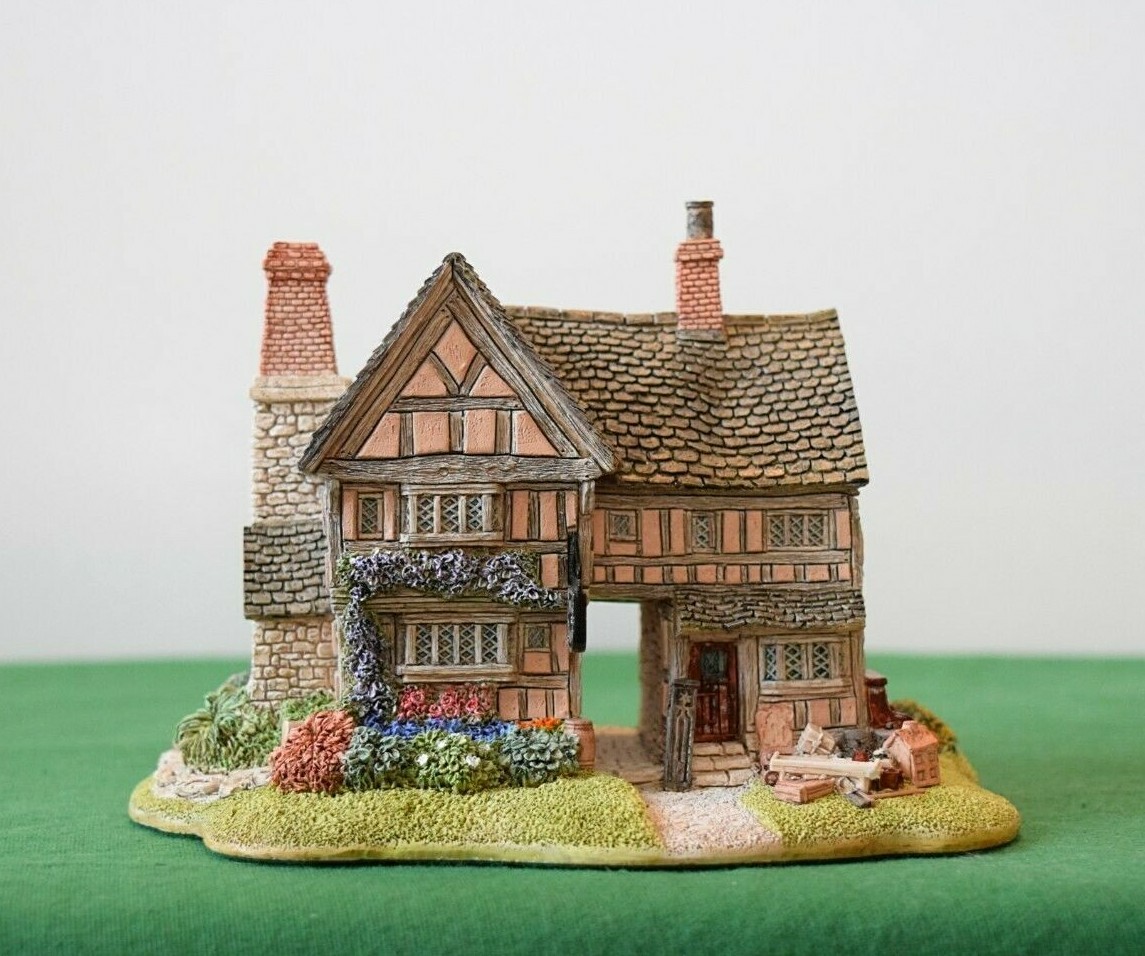 Lilliput Lane - Junk & Disorderly