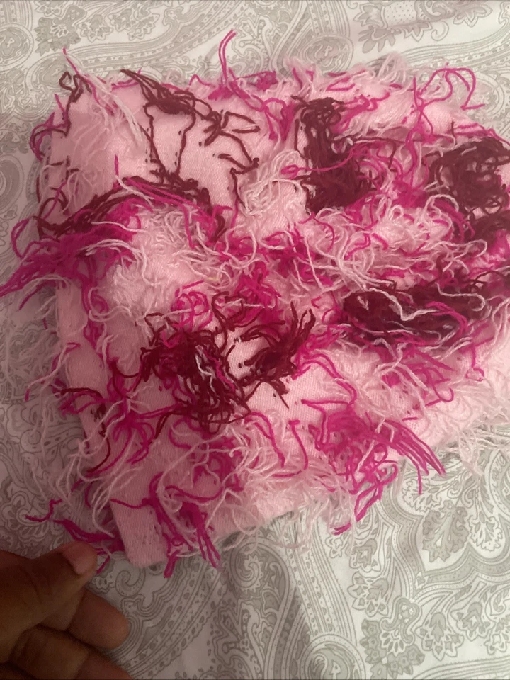 gorro rosa y rojo Foto 2 de 4