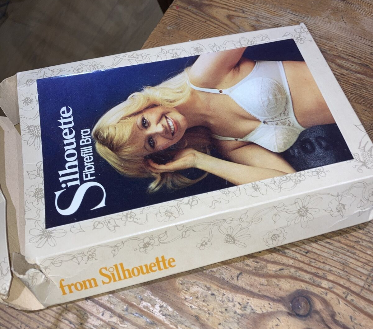 SILHOUETTE FIBREFILL WHITE SHORTLINE VINTAGE BRA, SIZE 36A, BNWT 11