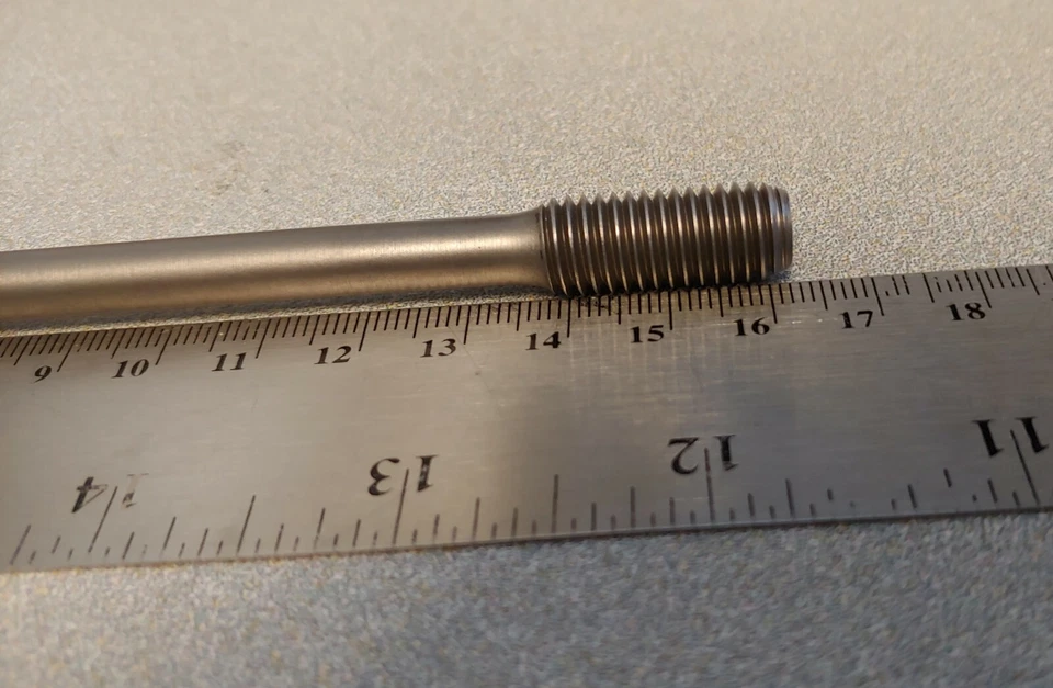 MUY BONITO PERNO DE MONTAJE CULATA ORIGINAL USADO PORSCHE 356A 356B 356C 912 Foto 3 de 4