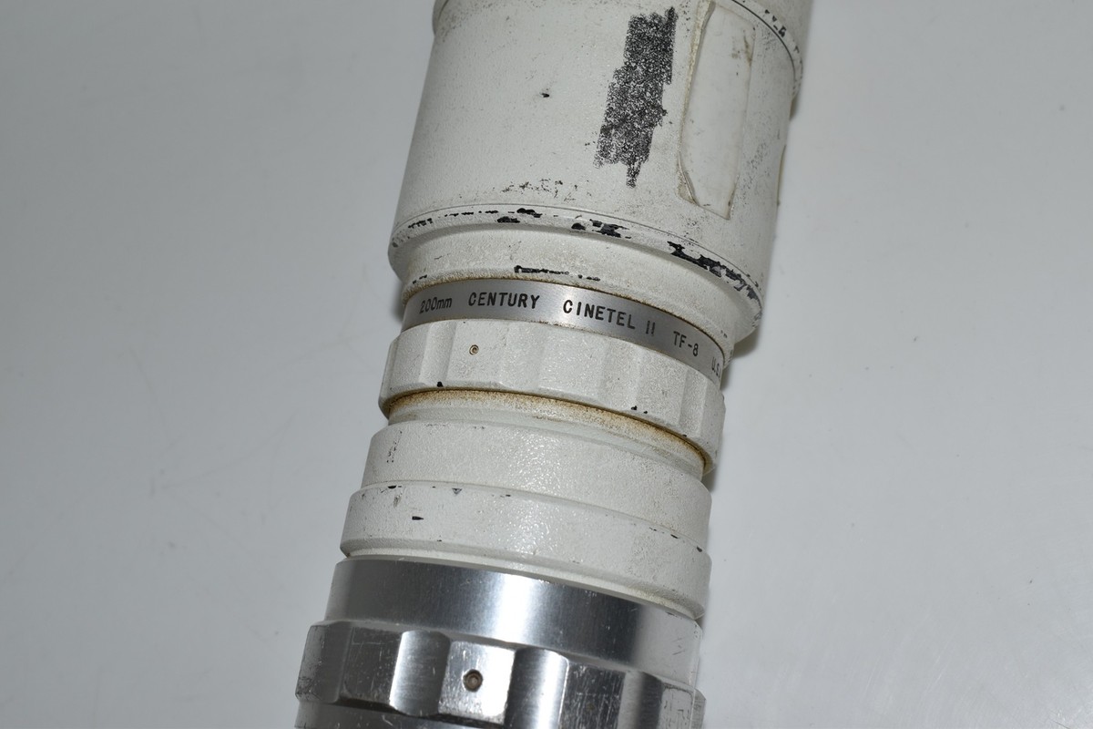 ^^ Century Cinetel II TF-8 200MM Lens USA V7752 -- For Parts & Repair  (WLD40)