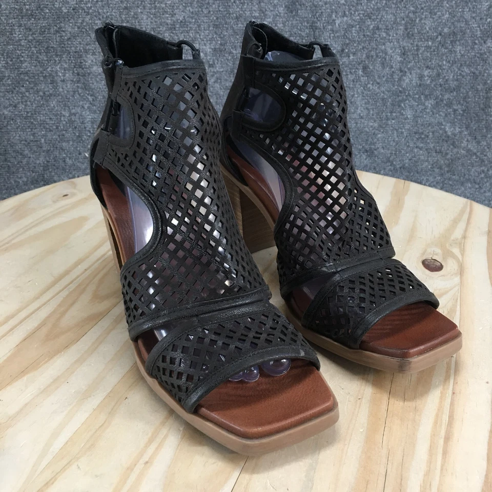 MIA Sandal Womens 9.5M Black Sharla Open Toe Cut Out Perforarted Block Heels - Image 3 of 4