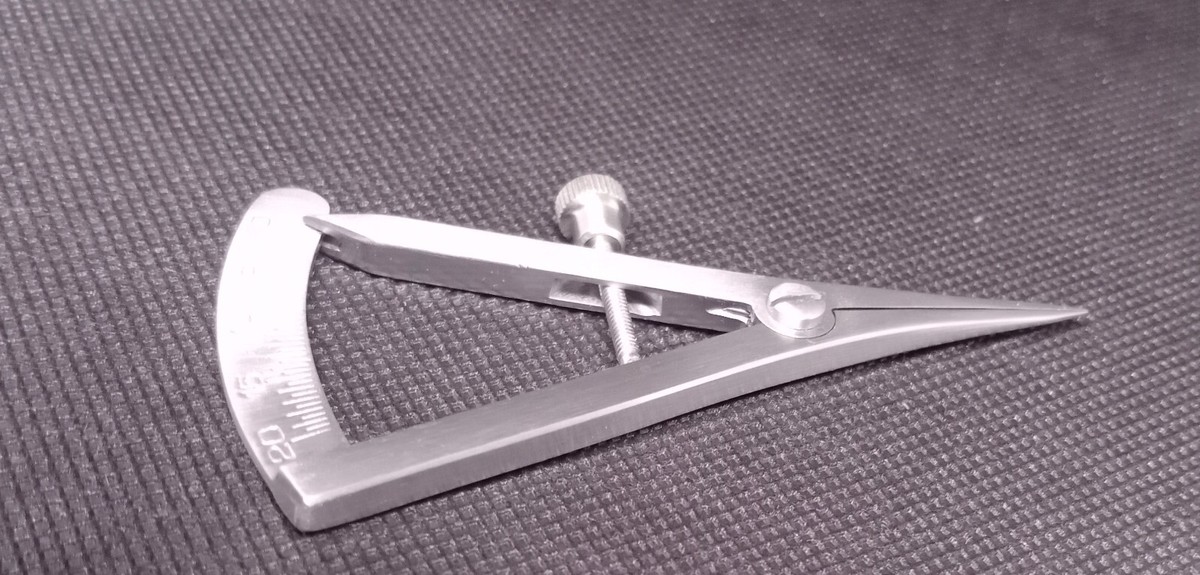 Pinza S-castroviejo Con Misma Escala Doble 0 A 20 Mm 3.25 | Meses Sin