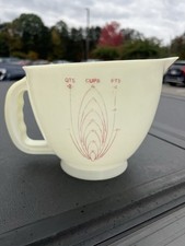 Vintage Tupperware 8 Cup 2 Quart Mix N Store Measuring Batter Bowl No Lid VTG