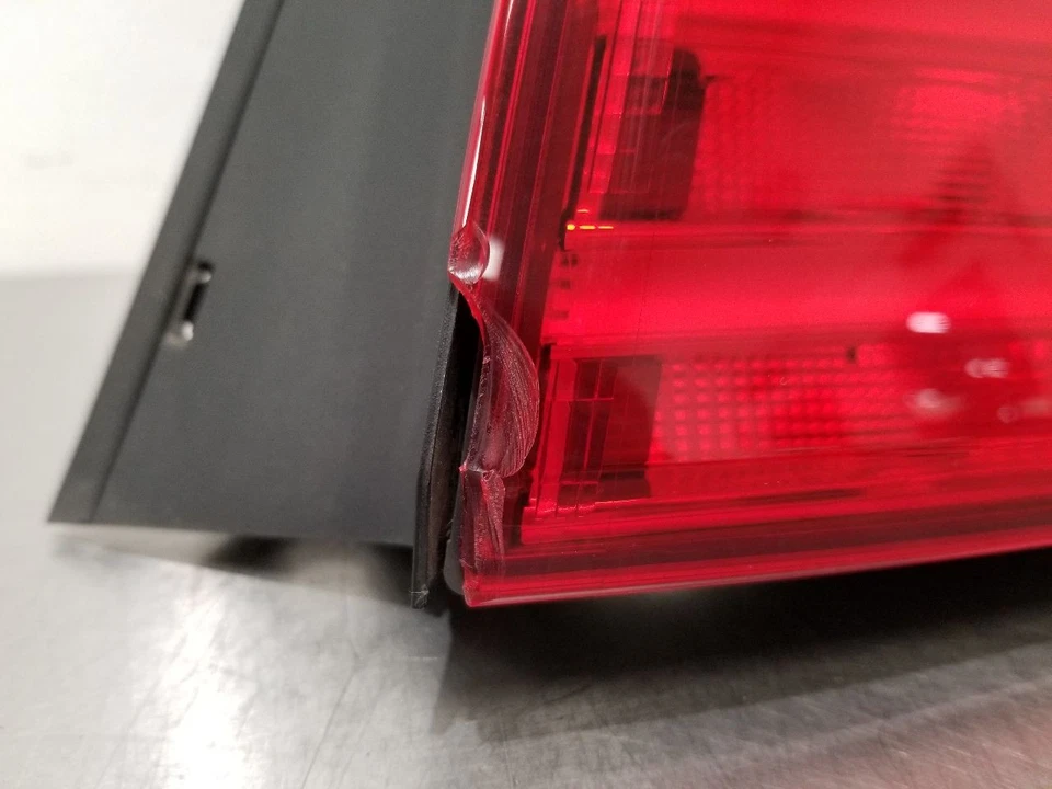 17 BMW M4 F82/F83 ЧЕТВЕРТЬ УСТАНОВЛЕН ЗАДНИЙ ФОНАРЬ В СБОРЕ ПРАВЫЙ ПАССАЖИР - Изображение 2 из 4