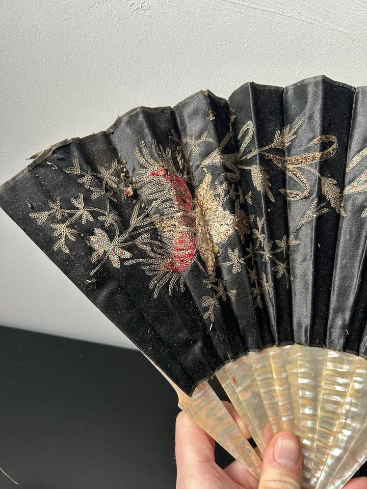 ÉVENTAIL ANCIEN NACRE ET BRODERIE HAND FAN - Photo 3/4