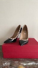 Designer Valentino Stud Pumps Black 37/7