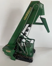 VINTAGE DOEPKE MODEL TOYS BARBER GREEN BUCKET LOADER