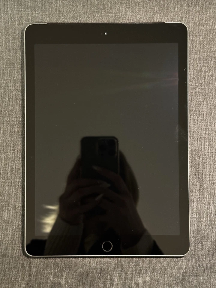 Apple iPad Air 2 128GB, WLAN + Cellular (O2), 24,64 cm, (9,7 Zoll) - Spacegrau