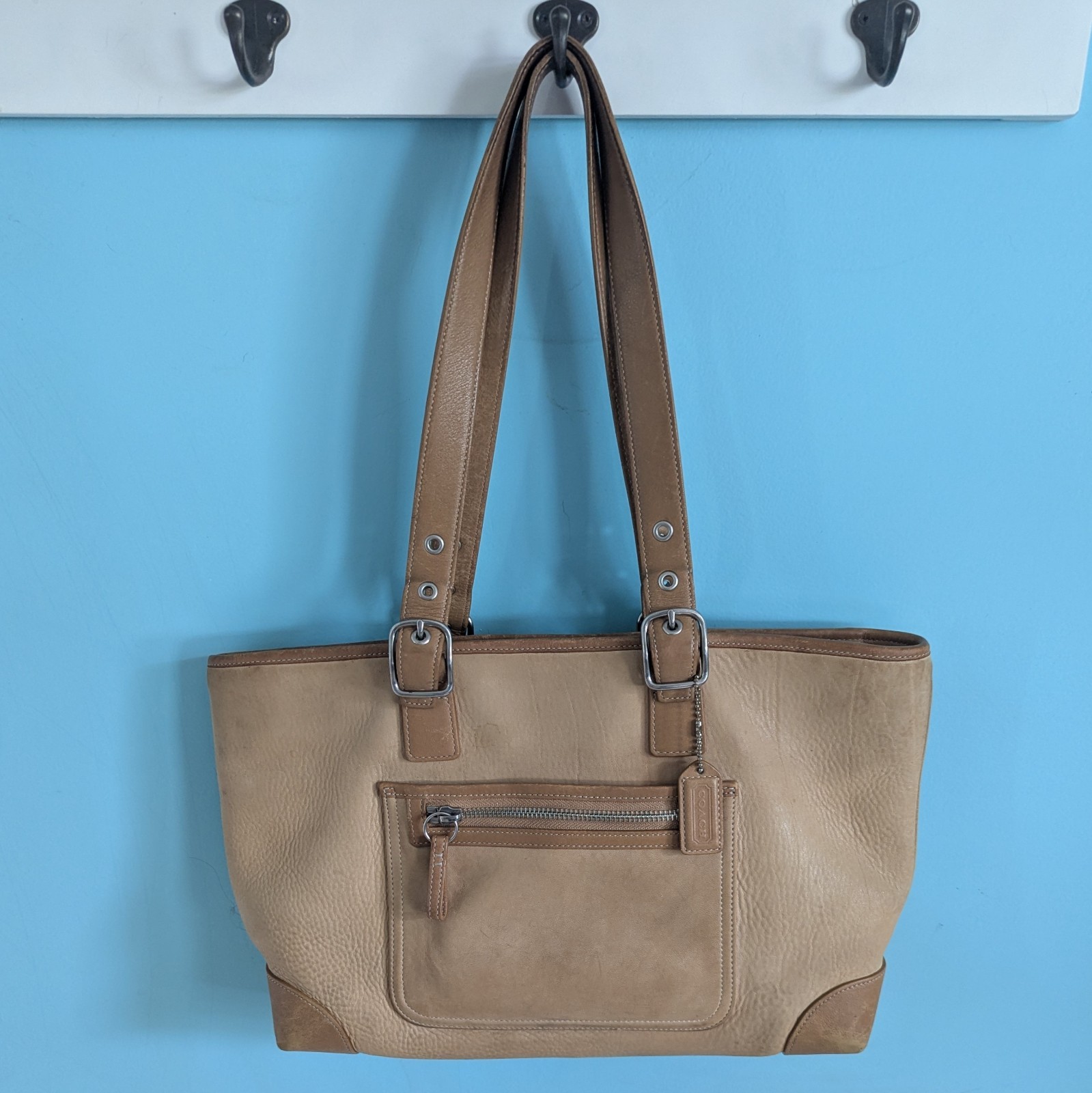 Authenticated Coach Hampton Beechnut Tan Pebbled … - image 1