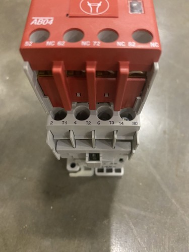 Allen Bradley 100S-C09EJ14BC Safety Relay - Picture 5 of 7