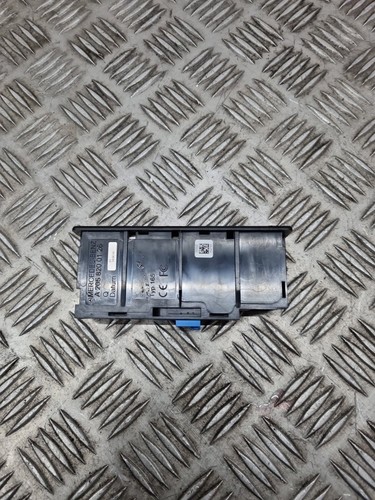 Mercedes C250 W205 2014-2018 Porta USB - Foto 6 di 12