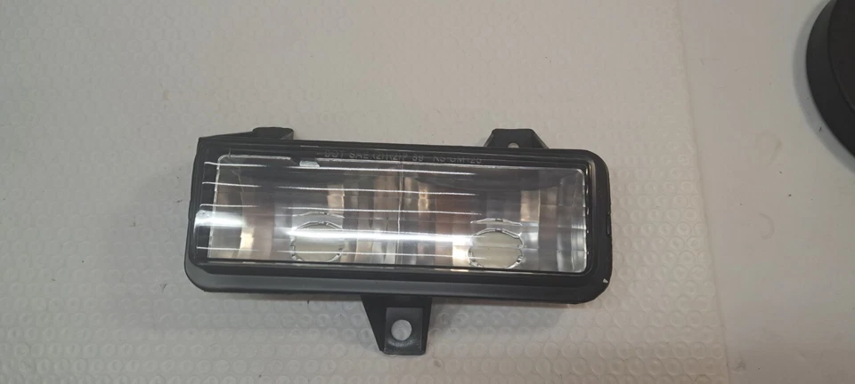 GM2521129 Lámpara de señal pasajero delantero para GMC V1500/V2500 Suburban 1990 1991 Foto 2 de 4