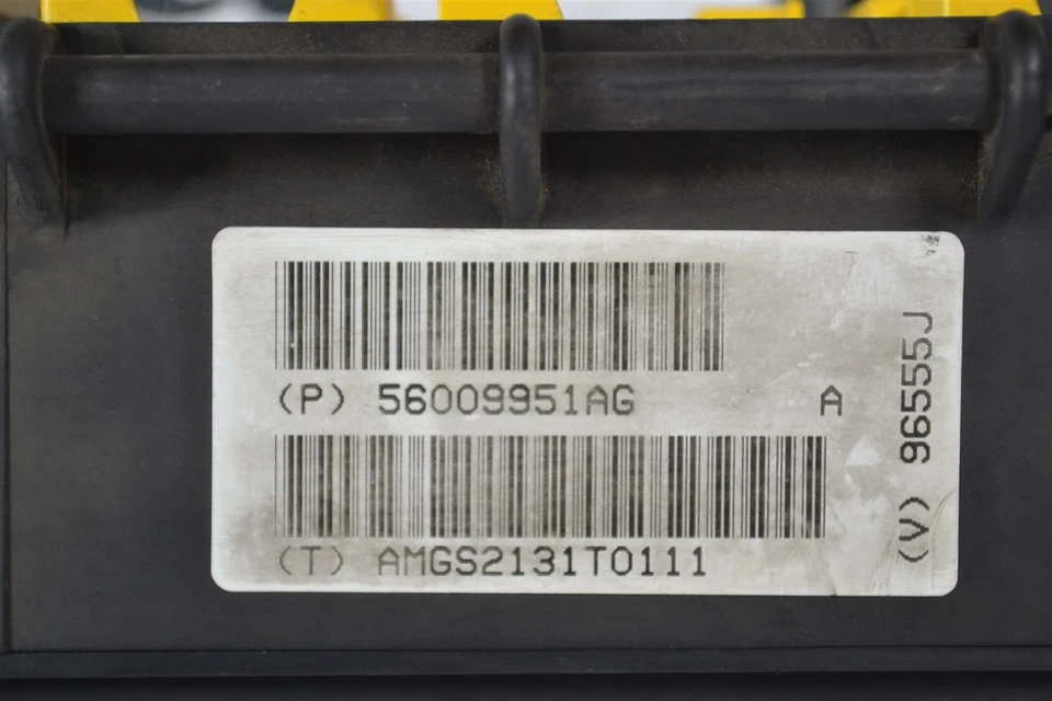 56009951AG JEEP Liberty 2002-07 compartimento motor caja de fusibles unidad de relé 2F6 614 B7 Foto 2 de 4