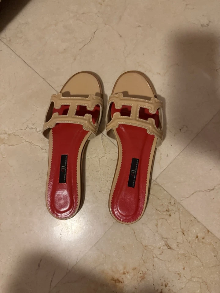Carolina Herrera Initials insignia leather slides Size 38 - Image 2 of 4