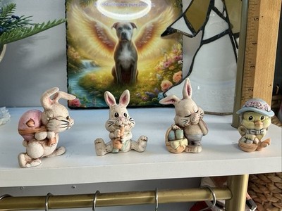 Vintage Lot Of 4 Handpainted Easter Bunny Rabbits & Peep T19