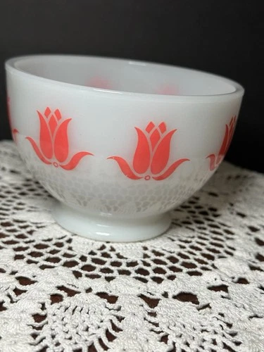 VINTAGE FIRE KING SALMON PINK Tulip Cottage Cheese Bowl Milk Glass