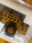 Norscot Caterpillar CAT 992G mining wheel loader construction 1:50 diecast model — photo 3