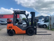 Toyota 02-8FGF30 3000kg Gas Forklift Rental-&pound;84.99 Buy-&pound;12995 HP-&pound;66.87pw AH2128