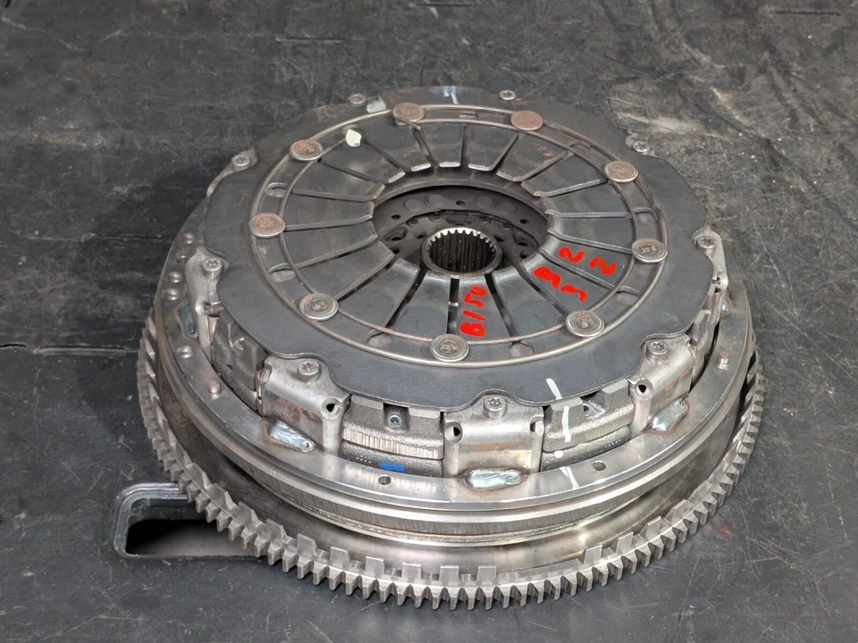 04-10 BMW M5 M6 S85 SMG VOLANTE DE INERCIA DE DOBLE MASA con embrague 5,0 L V10 OEM Foto 2 de 4