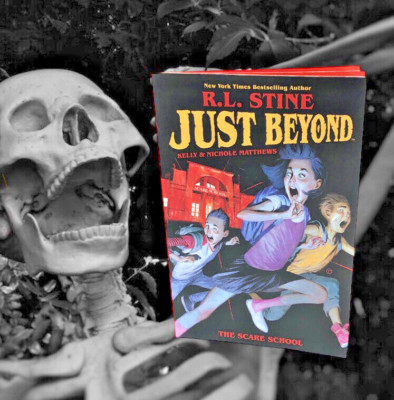 R L Stine Graphic Novel Just Beyond The Scare School 2019 Paperback Spooky Comic
