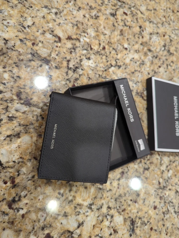 Michael Kors Black Men’s Slim Bifold Andy Wallet Brand New With Box - Image 2 of 4