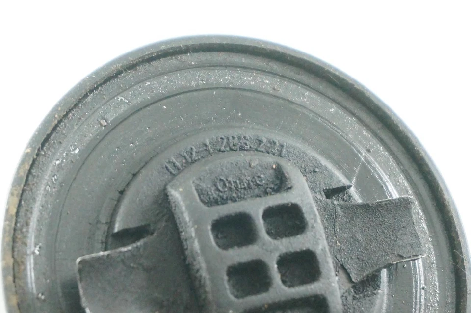 Tapa de llenado de aceite de motor OEM BMW E30 84-91 325Ee 325i 325ix Foto 4 de 4