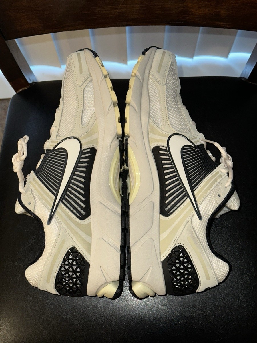 NEW NIKE ZOOM VOMERO 5 Sz 13 HF1553 701 Alabaster Black Running