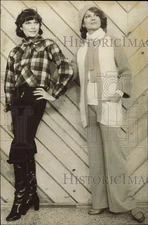 1977 Press Photo Women's Fashion Models at Har Mar Mall - lrb36814