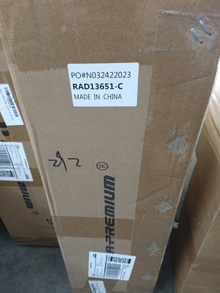 Radiador A-Premium sin enfriador de aceite de transmisión para Lincoln Continental 2017-2020 Foto 2 de 2