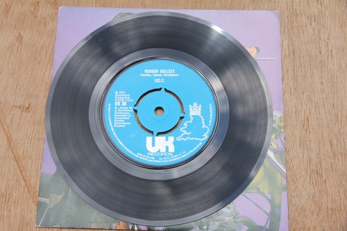 10cc - Rubber Bullets - Black Vinyl 45rpm - UK - 1973 - Bild 2 von 2