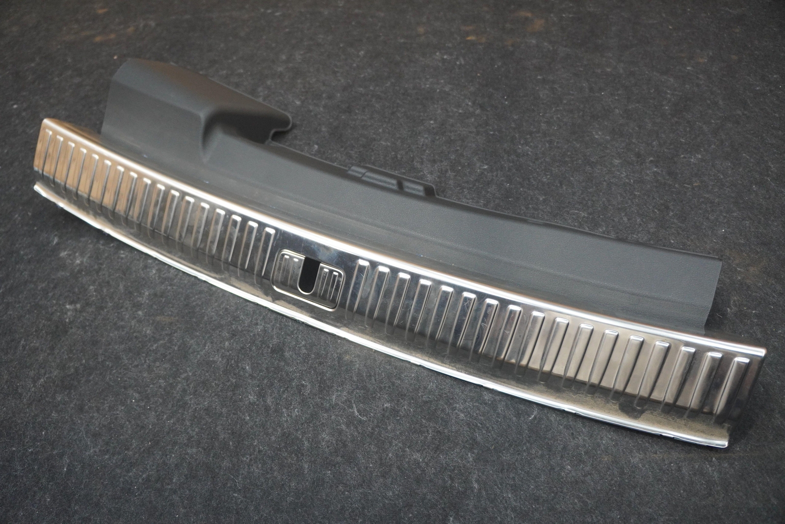 Rear Trunk Lid Lock Sill Plate Cover Trim Panel 4M8864483A Lamborghini Urus 2019