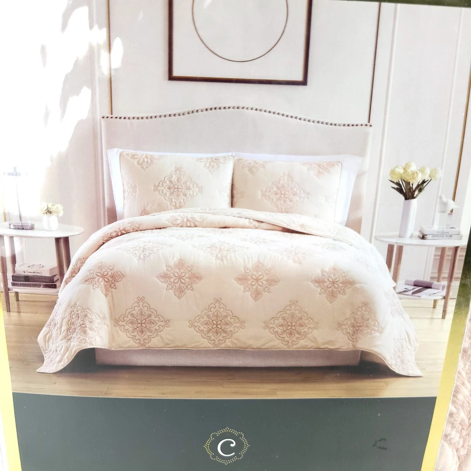 Croscill AMIRA King Quilt 104" x 90" Light Pink  New  - Image 3 of 4