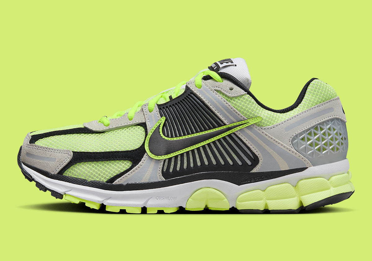 NIKE　Zoom Vomero 5 28cm Nike Zoom Vomero 5 Men's Shoes. Nike.com
