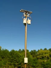 HO Scale 30 Ft. Pole Mount Transformer Bank for Model Railroad (2310)