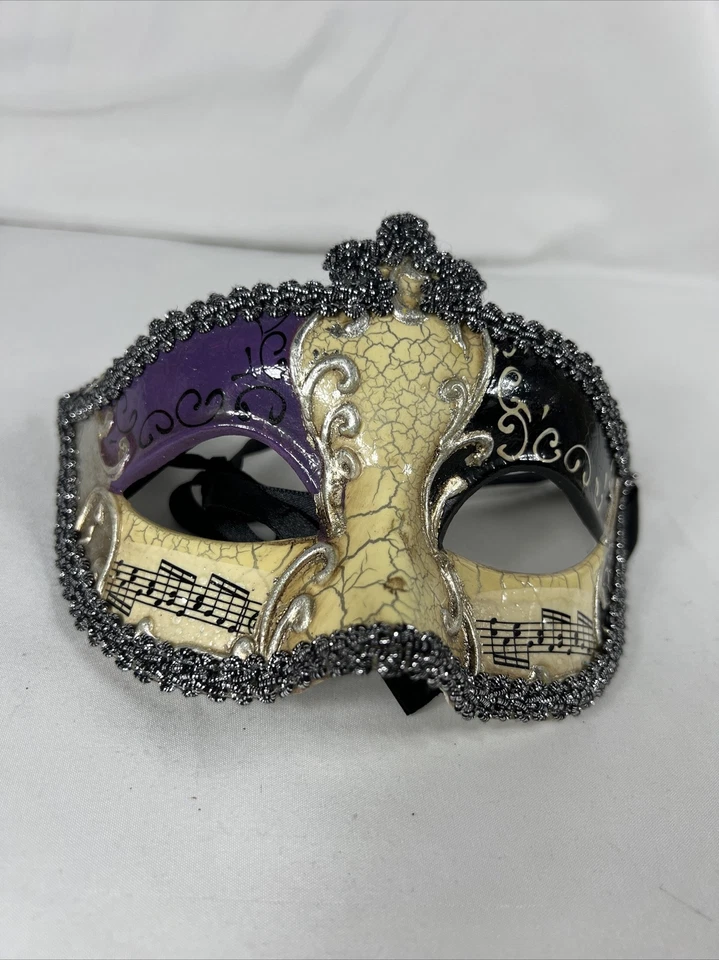 Máscara de ojos vintage de mascarada púrpura, negro y plata notas musicales Foto 2 de 4