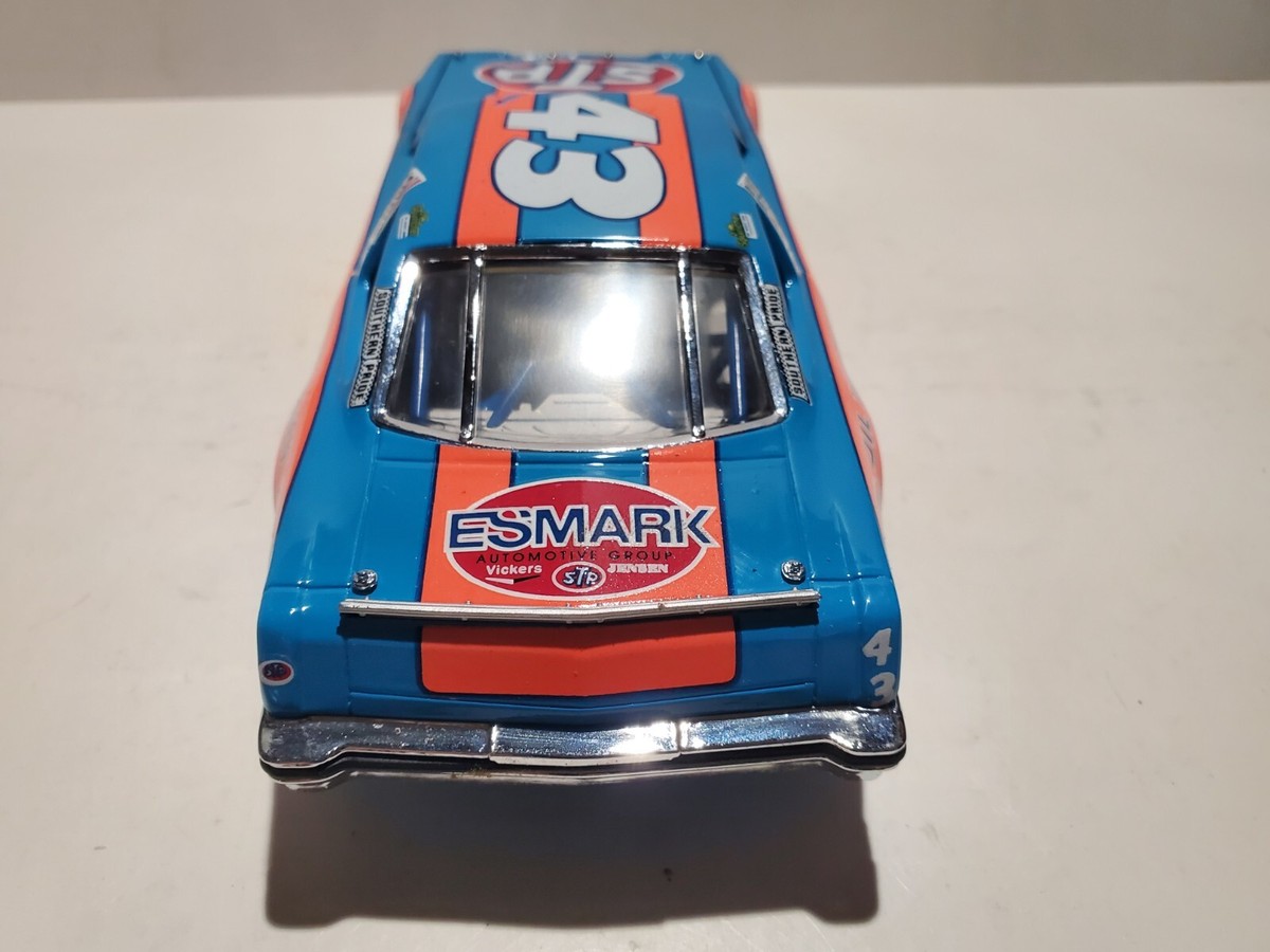 Franklin Mint 1977 Olds Cutlass Richard Petty #43 '79 Daytona Win 1:24 Race Car | eBay Franklin Mint 1977 Olds Cutlass Richard Petty #43 '79 Daytona Win 1:24 Race Car | eBay