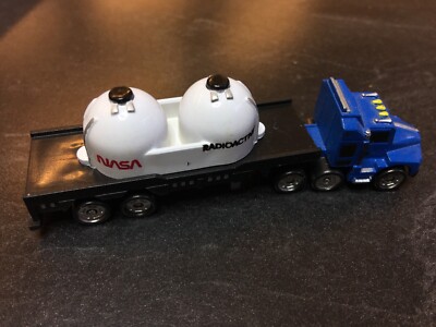 Semi Truck and NASA Load Trailer  N Scale Trains