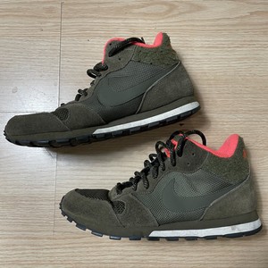 nike runner mid 2