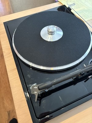 EAT B- SHARP Turntable NO Cartridge. Orignal Box