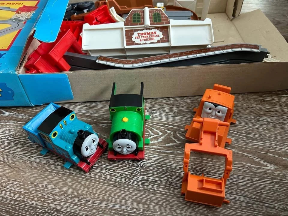 Thomas & Friends Big Loader (missing black balls) - Image 2 of 2