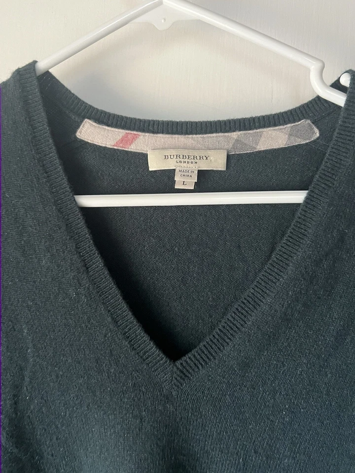 Burberry London  Womens 100% Cashmere Sweater Size L - Image 3 of 4