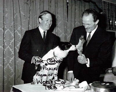 Dave CORBETT & PICKLES Dog SIGNED Photo + COA Finder of the 1966 World Cup