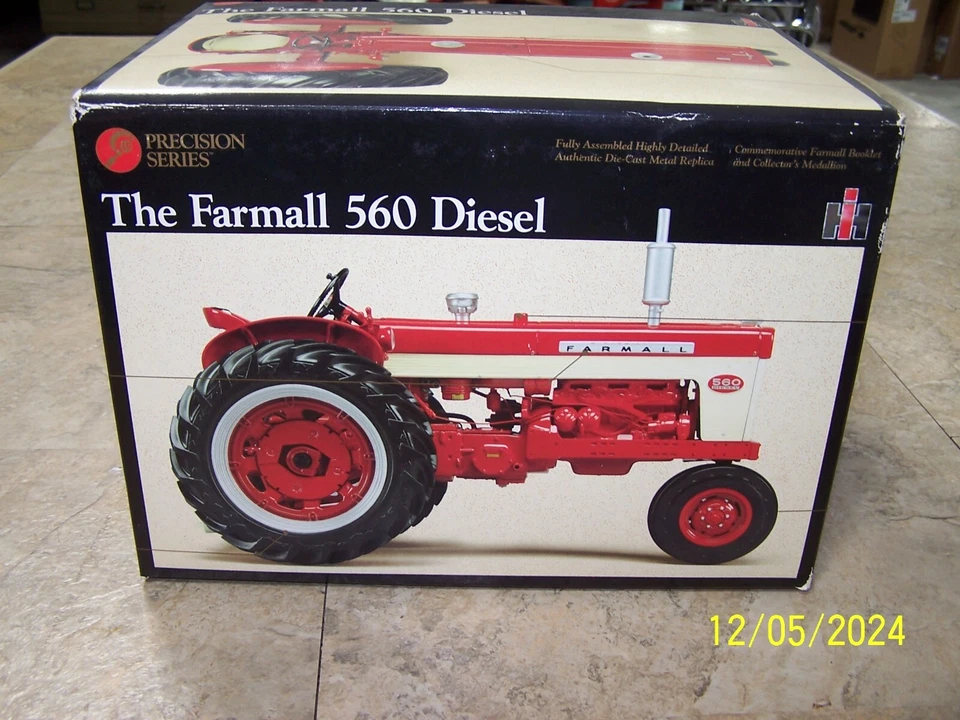 Ertl Precision Classics #19 Farmall 560 Diesel Tractor MIB - Image 2 of 4