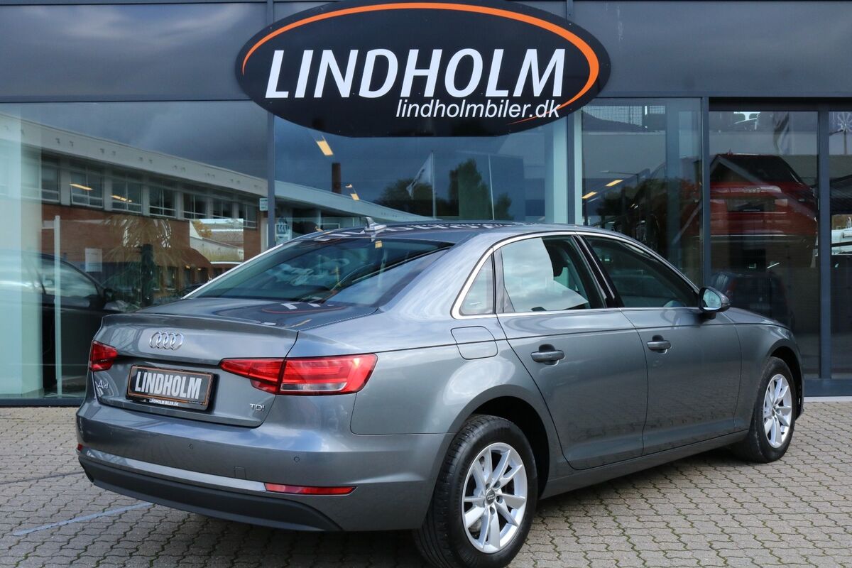 Audi A4 2,0 TDi 150 S-tr.