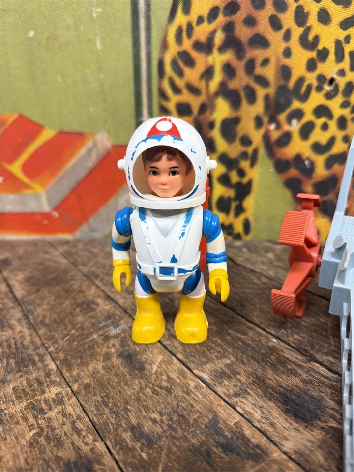 Boneco vintage 1968 Eldon Billy Blastoff com veículo rastreador lunar astronauta espacial - Imagem 2 de 4