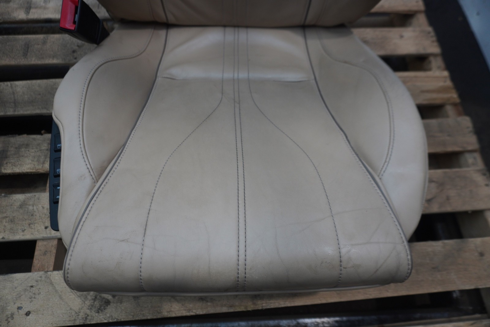 Set Front Rear Driver Passenger Seat Aston Martin DB9 Convertible 2013-16 *Note*
